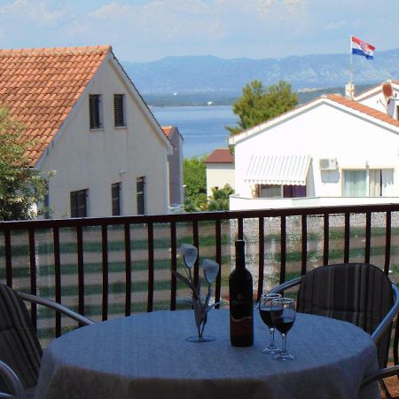 Apartment Mia Malinska Exteriör bild